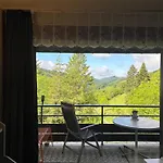 Mit Weitblick, 50 Qm, Ueberdachter Balkon