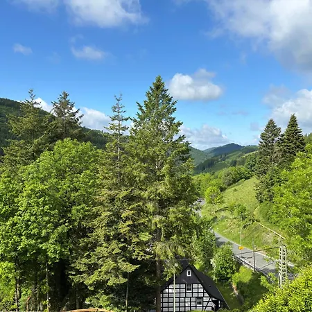 Mit Weitblick, 50 Qm, Ueberdachter Balkon Apartman *