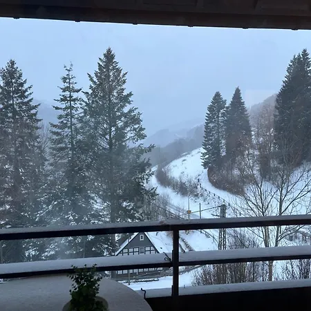 Mit Weitblick, 50 Qm, Ueberdachter Balkon Apartment *
