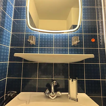 Mit Weitblick, 50 Qm, Ueberdachter Balkon Appartement *