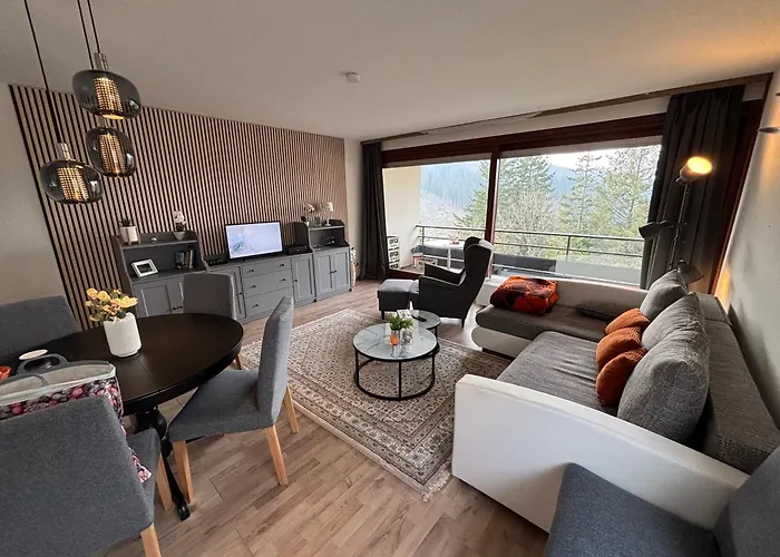 Mit Weitblick, 50 Qm, Ueberdachter Balkon *